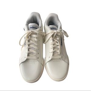 New Men’s Adidas shoe, size 9.